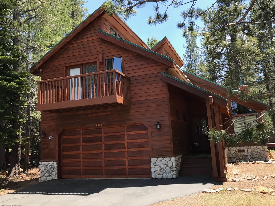 12371 Snowpeak Way, Truckee, CA 96161 House Rental in Truckee, CA