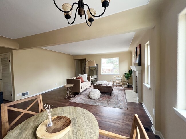 Foto del edificio - 3143 Sheridan Blvd