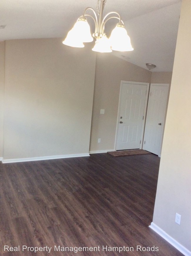 Building Photo - 2 br, 1 bath House - 1035 Commonwealth Place