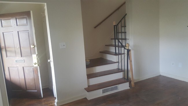 Foto del edificio - 3369 Blaine St NE