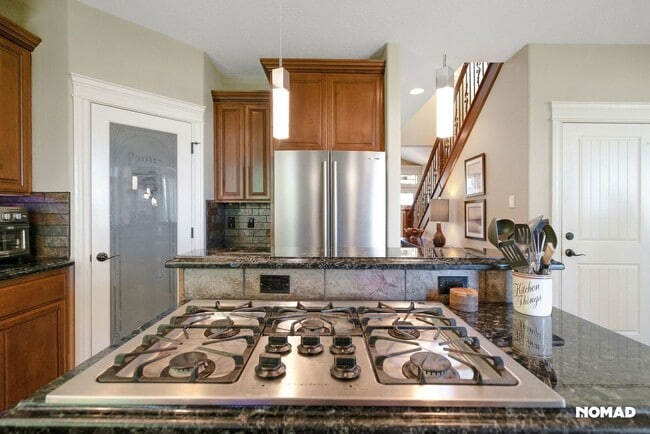 Building Photo - Spacious 5BR House in Vancouver