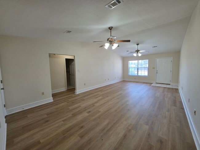 Foto del edificio - 916 Rentz Ave