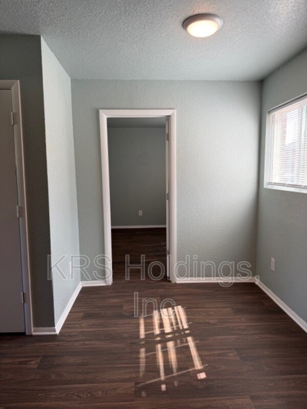 Foto del edificio - 4317 Newsome Dr
