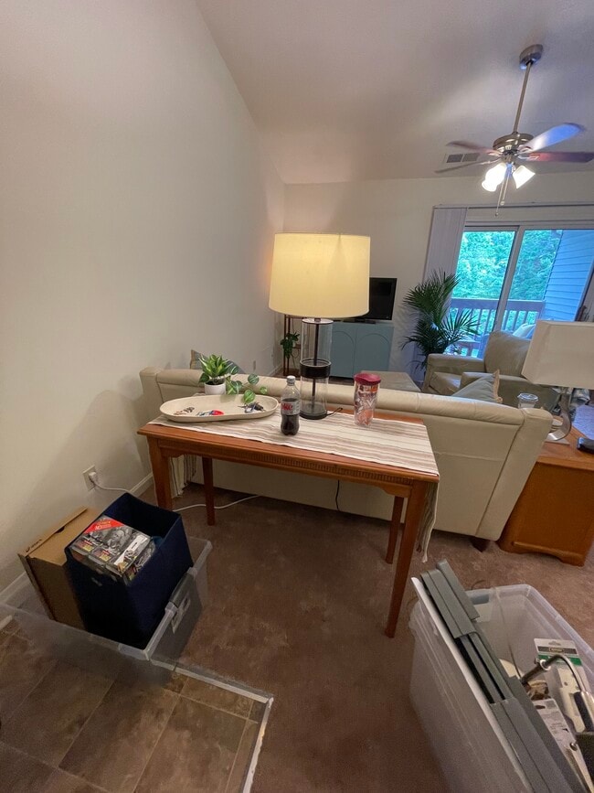 Foto del edificio - 403 Berryfield Ln