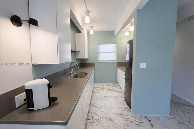 Building Photo - 1840 Jefferson Ave