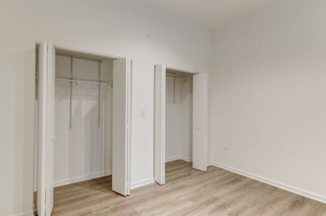 Foto del edificio - 100 E 14th St