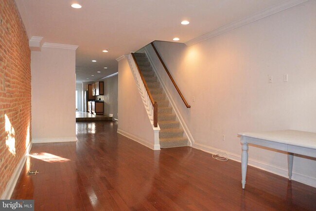 Building Photo - 1611 S Charles St