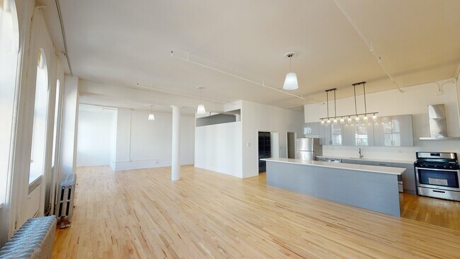 Building Photo - 1400 SF Chelsea Loft