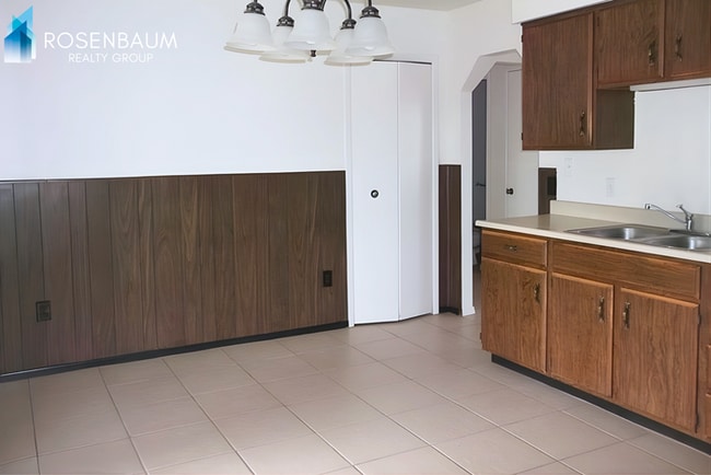 Building Photo - 3029 N Indian Wells Dr