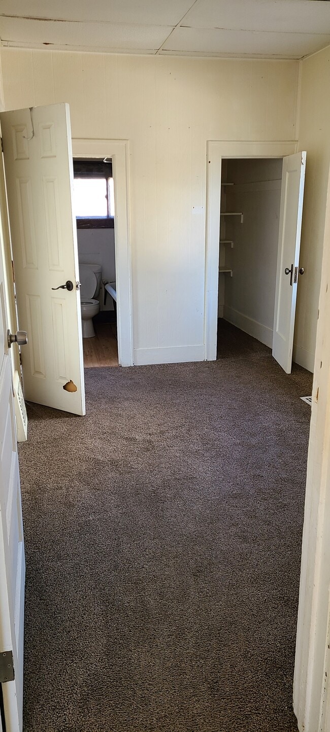 Dormitorio de la planta superior - 1019 7th Ave N