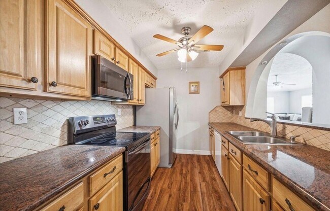 Foto del edificio - 16147 New Field Dr