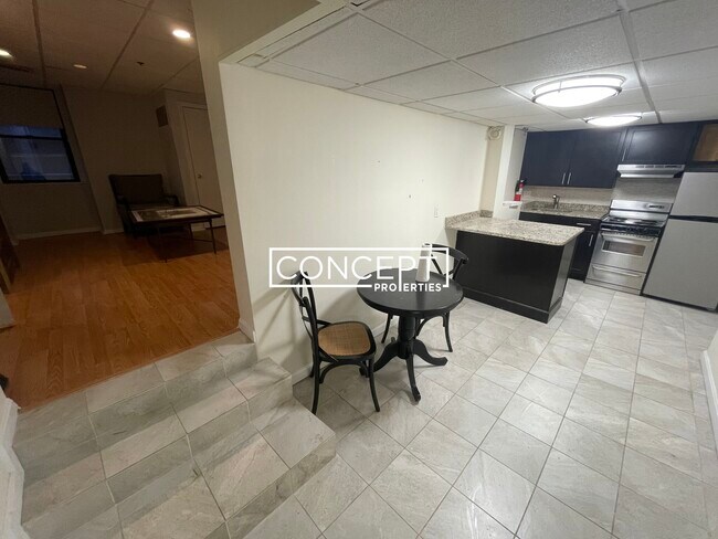 Building Photo - 62 Boylston St