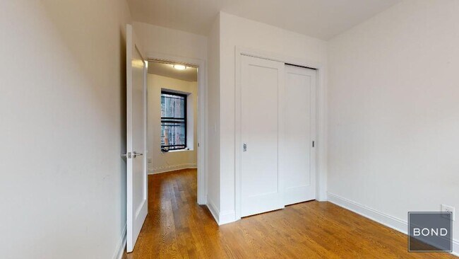 Foto del edificio - 151 Mott St