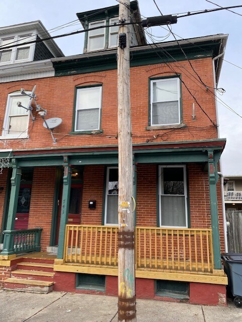 Primary Photo - 741 Mifflin St