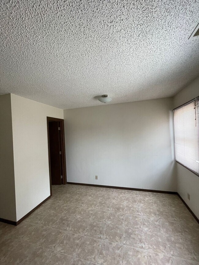 Building Photo - VP-507