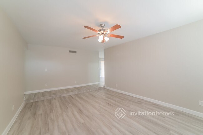 Building Photo - 2925 N 86th Dr