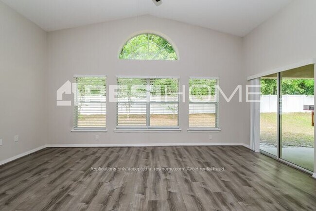 Building Photo - HOME FOR RENT!