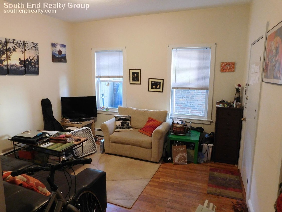 Primary Photo - 5 Payson Pl