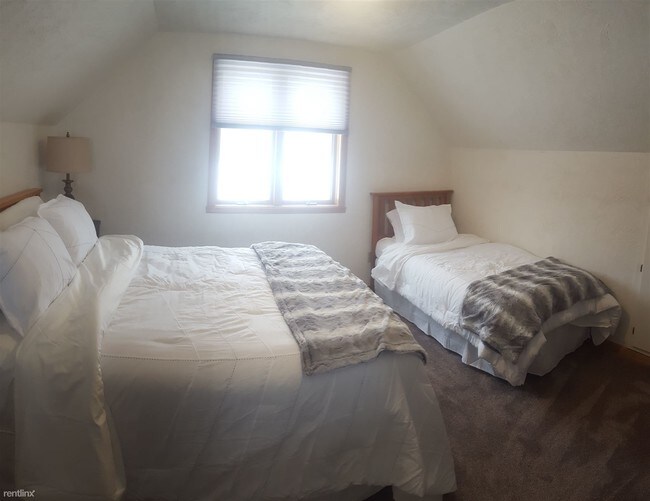 Foto del edificio - 3 br, 1 bath House - 3445 Nicolet Dr