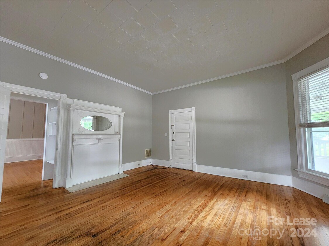 1126 S Fulton St, Salisbury, NC 28144 Townhome Rentals in Salisbury