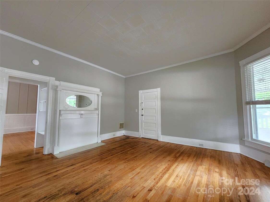 1126 S Fulton St, Salisbury, NC 28144 Townhome Rentals in Salisbury