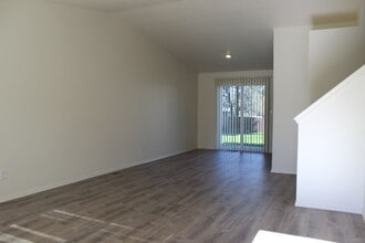 Building Photo - 20085 SW Jann Pl