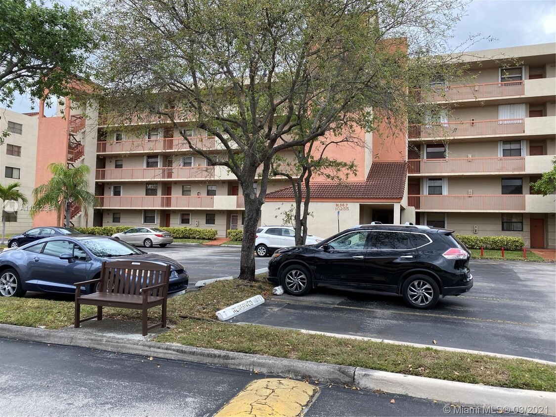 Primary Photo - 10255 NW 9th St Cir