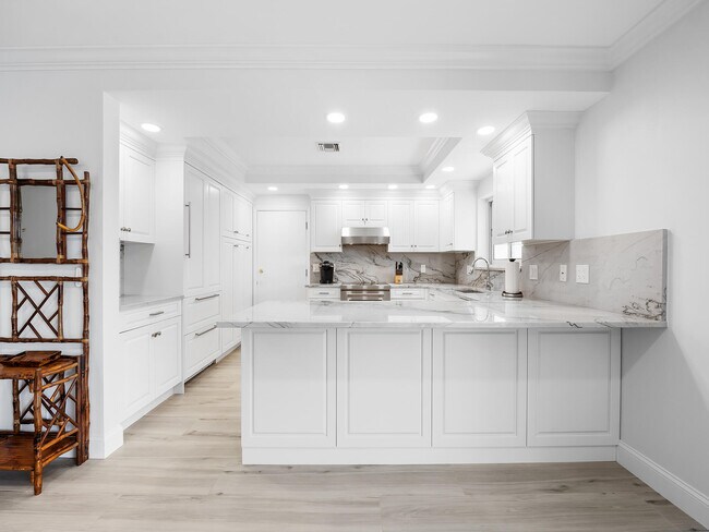 Building Photo - 1710 S Ocean Blvd