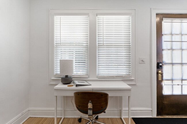 Foto del edificio - 1704-1706-1706 W 3rd Ave