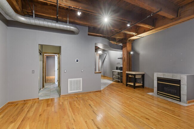 Building Photo - 732 S Financial Pl