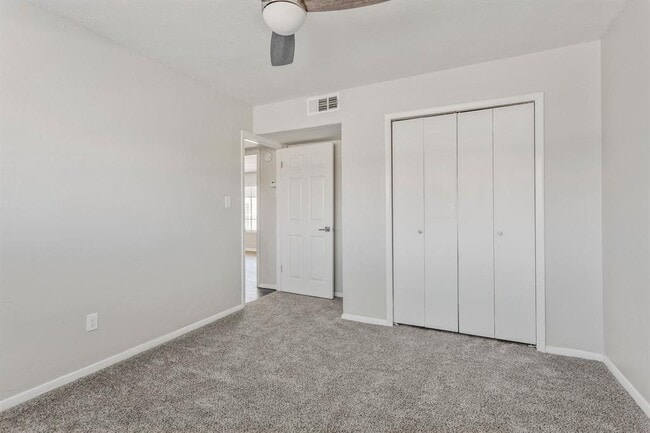 Foto del edificio - 2810 Dorchester Dr