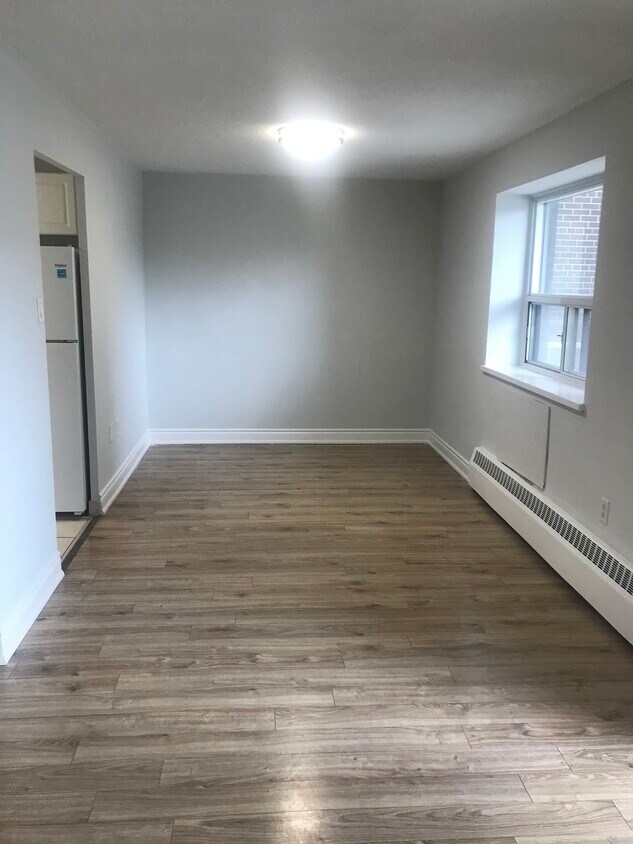 Family Friendly Building Apartment for Rent in Oakville, ON