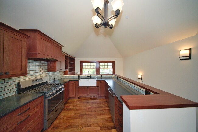 Foto del edificio - 246 Berkeley Way