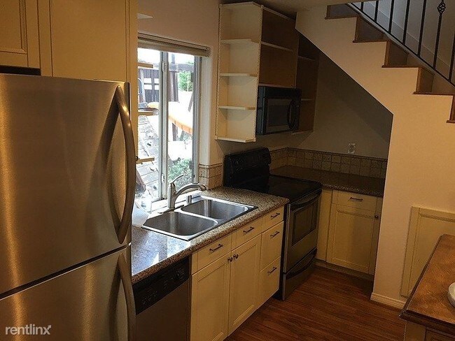 Building Photo - 2 br, 1 bath House - 177 Rimrock Road