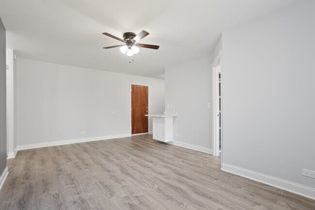 Foto del edificio - 6029 N Winthrop Ave