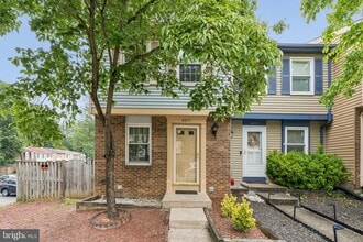 Building Photo - 8277 Crestmont Cir