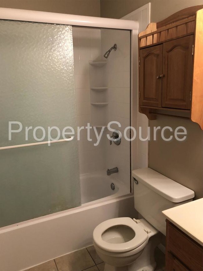 Building Photo - 14607 Willow Creek Dr