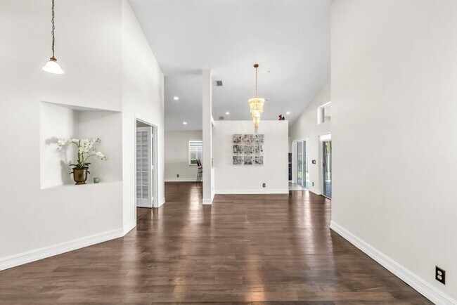 Foto del edificio - 1015 Thistle Creek Ct