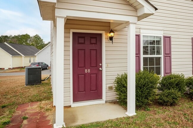 Foto del edificio - Move In Ready Lillington Home!