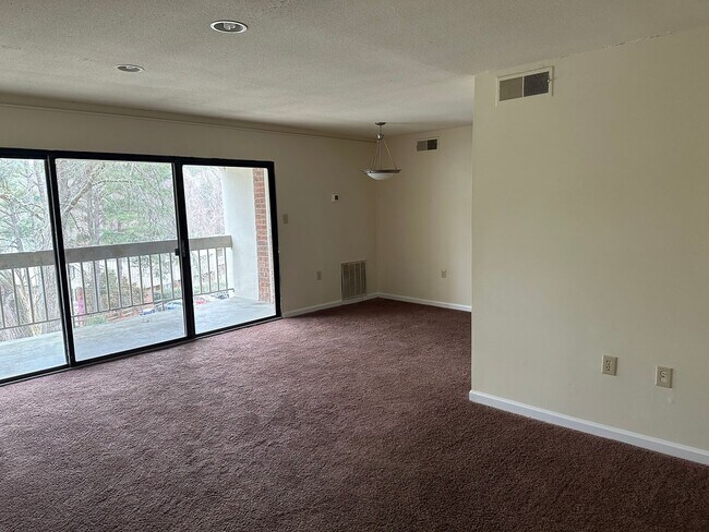 Building Photo - 500 Umstead Dr