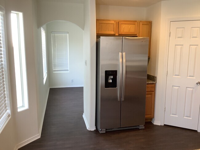 Building Photo - 1833 Chicoma Rd NE