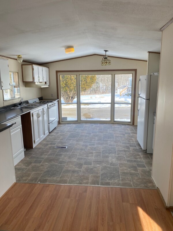 Building Photo - 21 Harriman Cove Rd