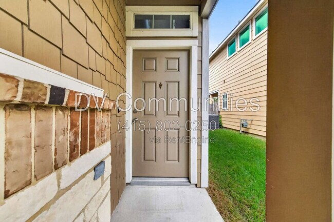 Foto del edificio - 2614 Wilson Creek Dr