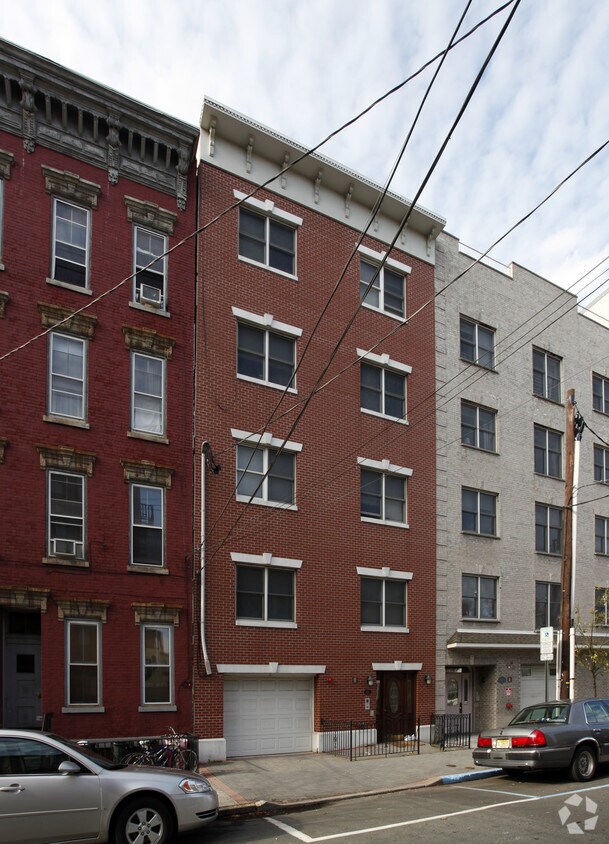 Primary Photo - 604 Clinton St