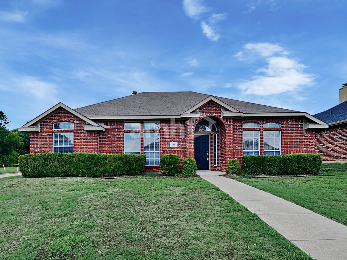 2233 Appaloosa Drive House Rental in Lancaster, TX