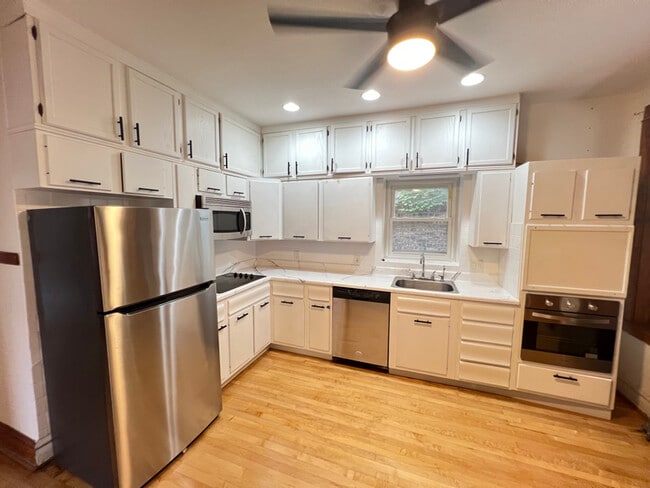 Building Photo - 5053 W Berenice Ave
