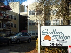 Building Photo - 2749 Sullins St