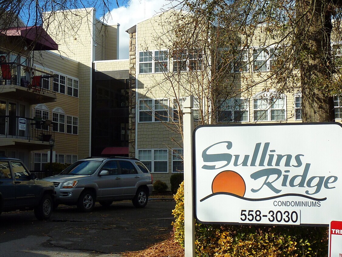 Foto principal - 2749 Sullins St