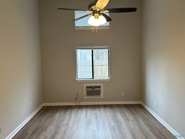 Building Photo - 3701 Squaw Valley Dr SW