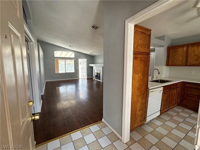 Foto del edificio - 7938 Kentshire Dr